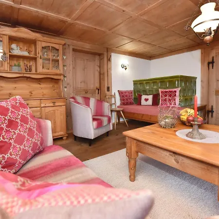 Modern In With Lovely Garden Apartment *