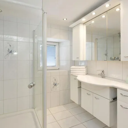 Modern In With Lovely Garden Apartment